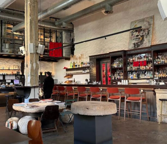 LINE: El mejor bar de Atenas